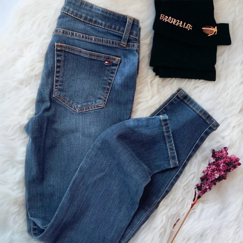Tommy Hilfiger Skinny Blue Jeans Medium Wash Casual Denim Size 2 Short